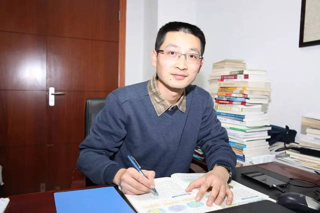 “IM电竞”快讯-R罗传中送助攻凯西抢点破门 米兰暂1-0罗马